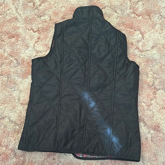 Women's Black Quilted Vest - Picture 2 of 3
